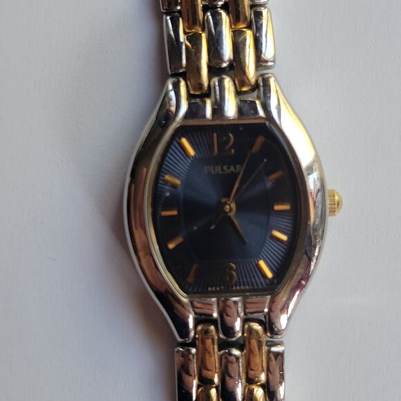 Vintage Watches Pulsar Two Tone Bracelet Black Dial Gold Marker Quartz Watch - Picture 3 of 10